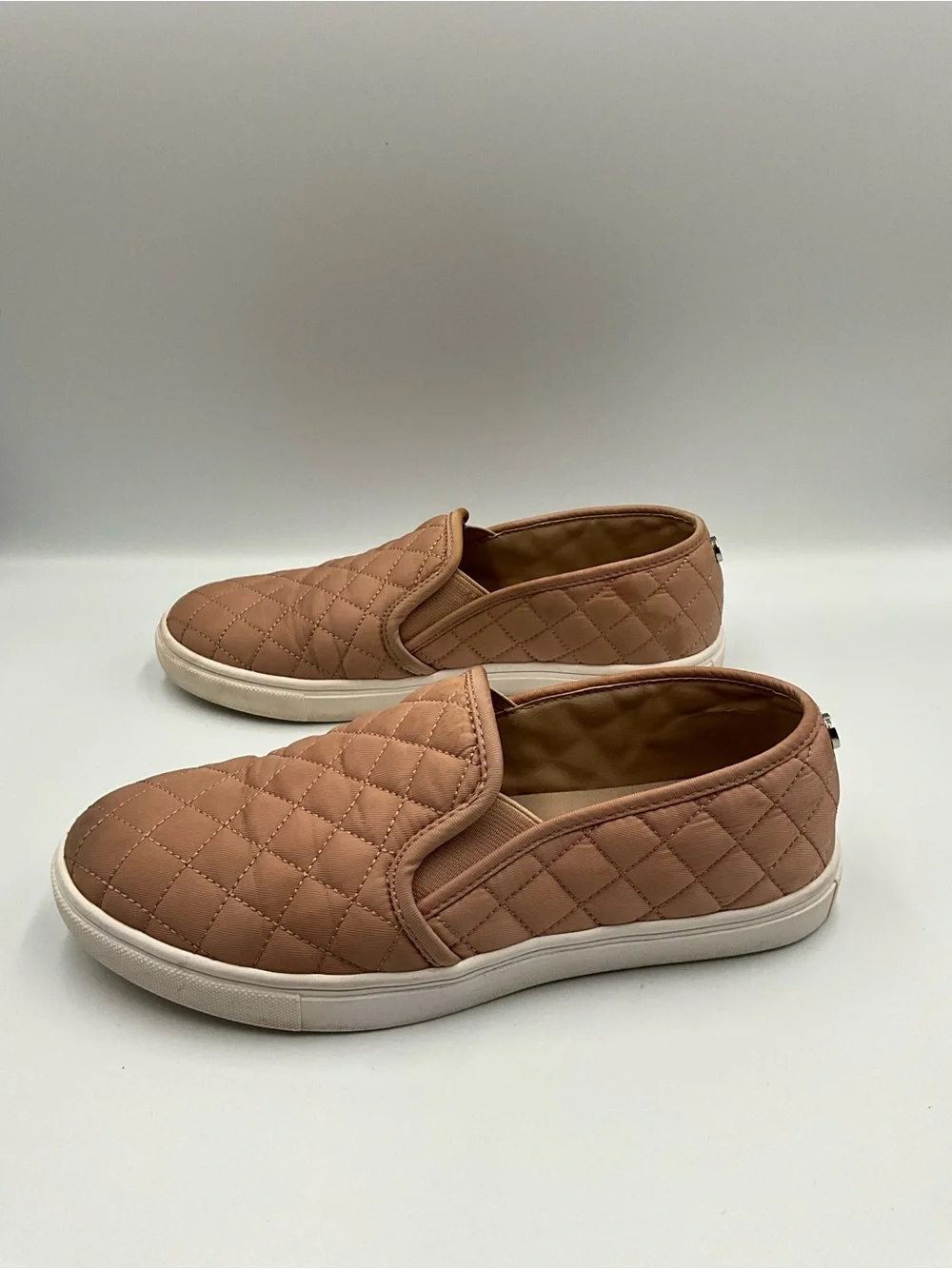Steve Madden Sneakers Size 8 Brown Quilted Slip-On Sneakers